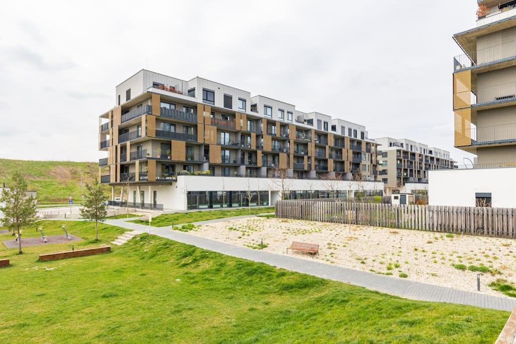 Cityscape Oasis: Active Heaven Apartment *