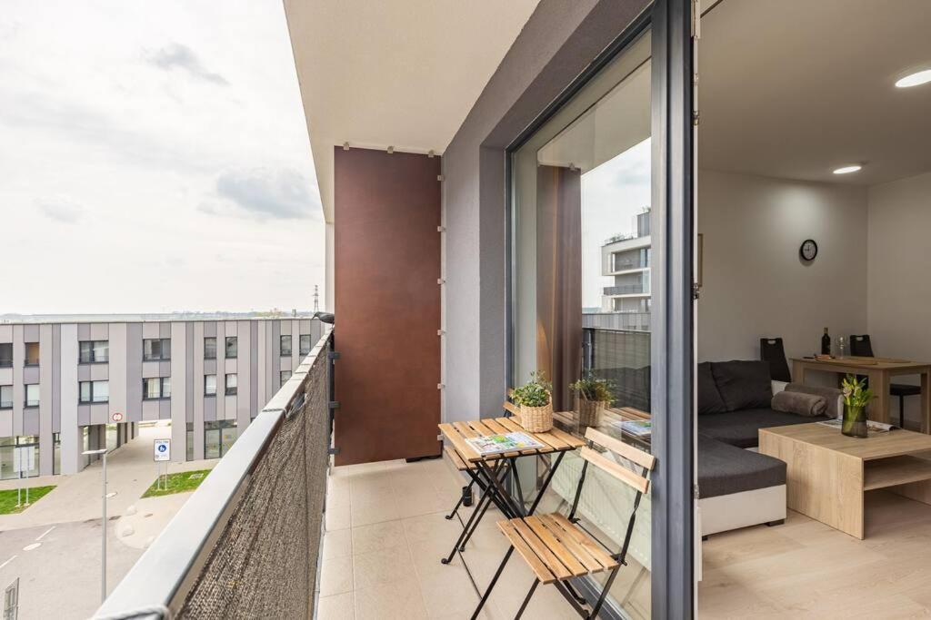Cityscape Oasis: Active Heaven Apartment